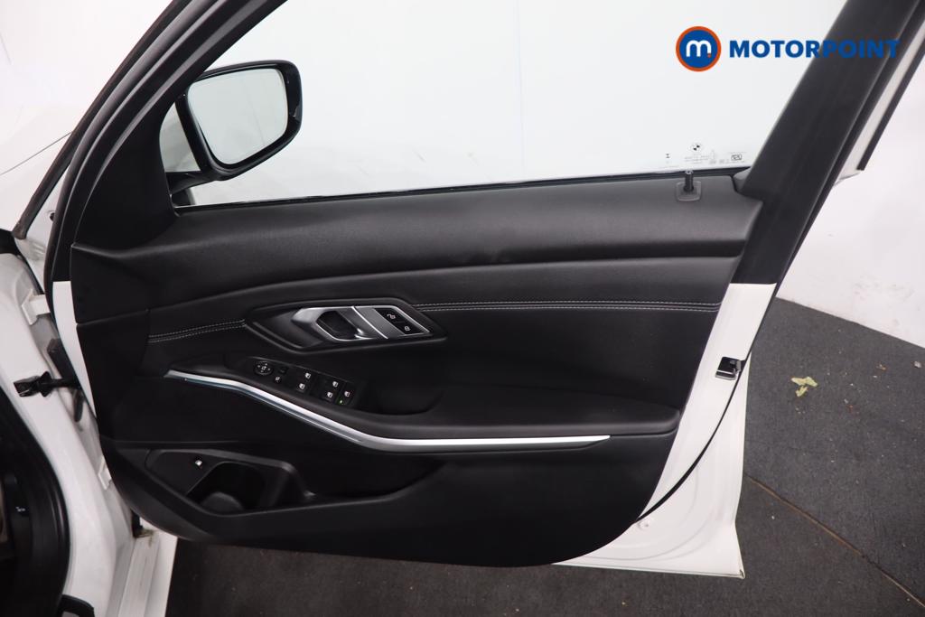 BMW 3 Series M Sport Automatic Petrol Plug-In Hybrid Saloon - Stock Number (1599622) - 10th supplementary image