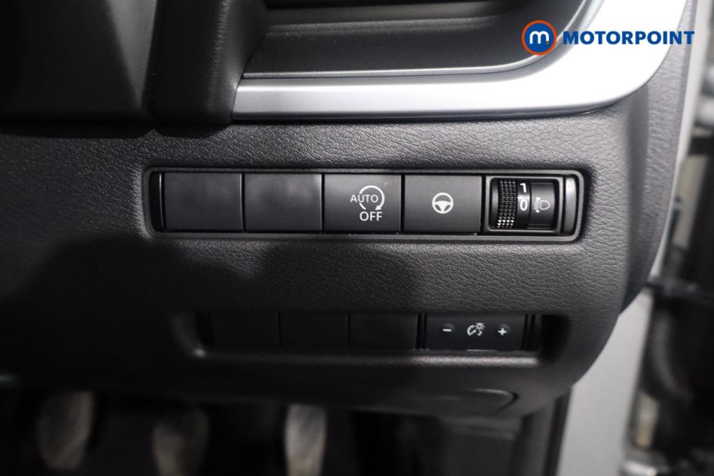 Nissan Qashqai N-Connecta Manual Petrol SUV - Stock Number (1599631) - 14th supplementary image