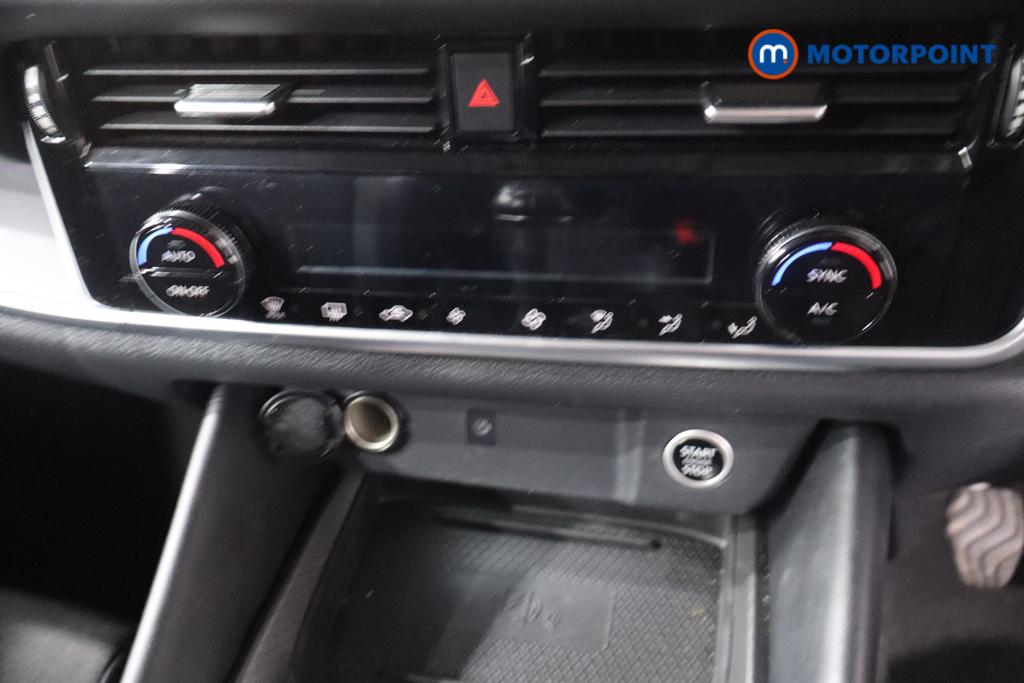 Nissan Qashqai N-Connecta Manual Petrol SUV - Stock Number (1599631) - 20th supplementary image