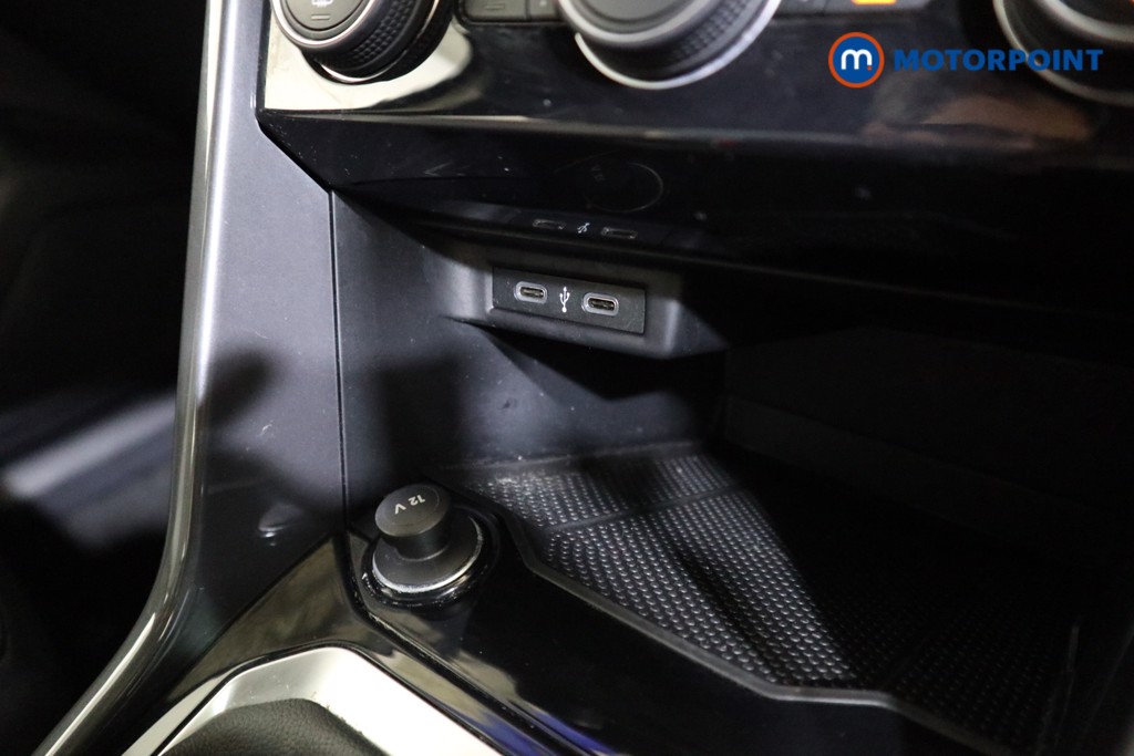 Volkswagen T-Roc R-Line Manual Petrol SUV - Stock Number (1599797) - 9th supplementary image