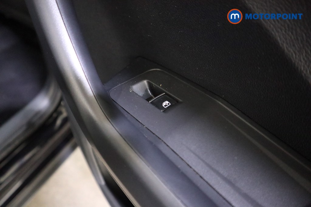 Volkswagen T-Roc R-Line Manual Petrol SUV - Stock Number (1599797) - 20th supplementary image