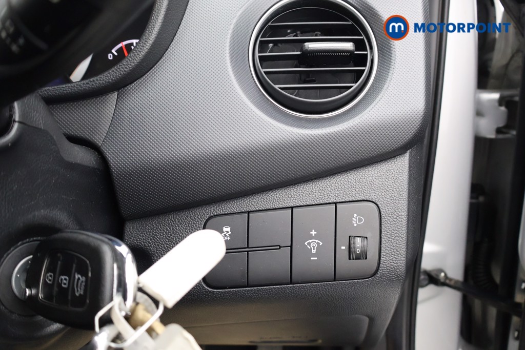 Hyundai I10 Premium Manual Petrol Hatchback - Stock Number (1599811) - 7th supplementary image