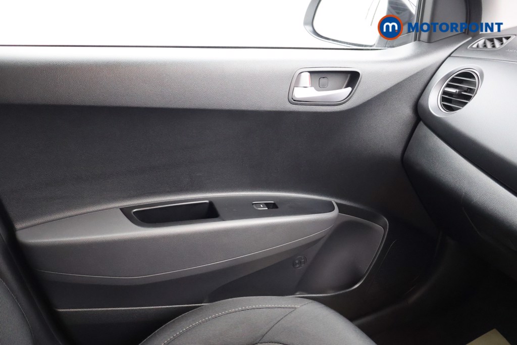 Hyundai I10 Premium Manual Petrol Hatchback - Stock Number (1599811) - 11th supplementary image