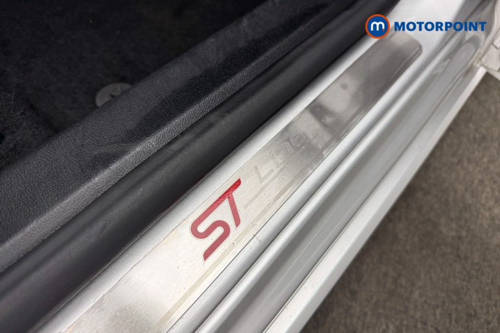 Ford Focus St-Line X Manual Petrol Hatchback - Stock Number (1600463) - 18th supplementary image