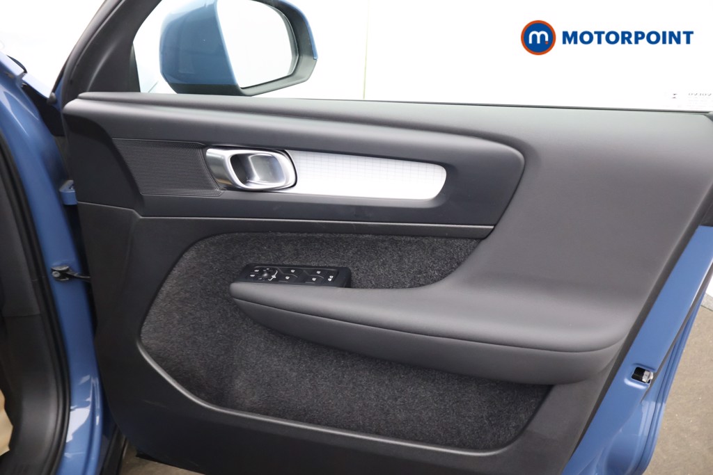 Volvo Xc40 Core Automatic Petrol SUV - Stock Number (1600687) - 11th supplementary image