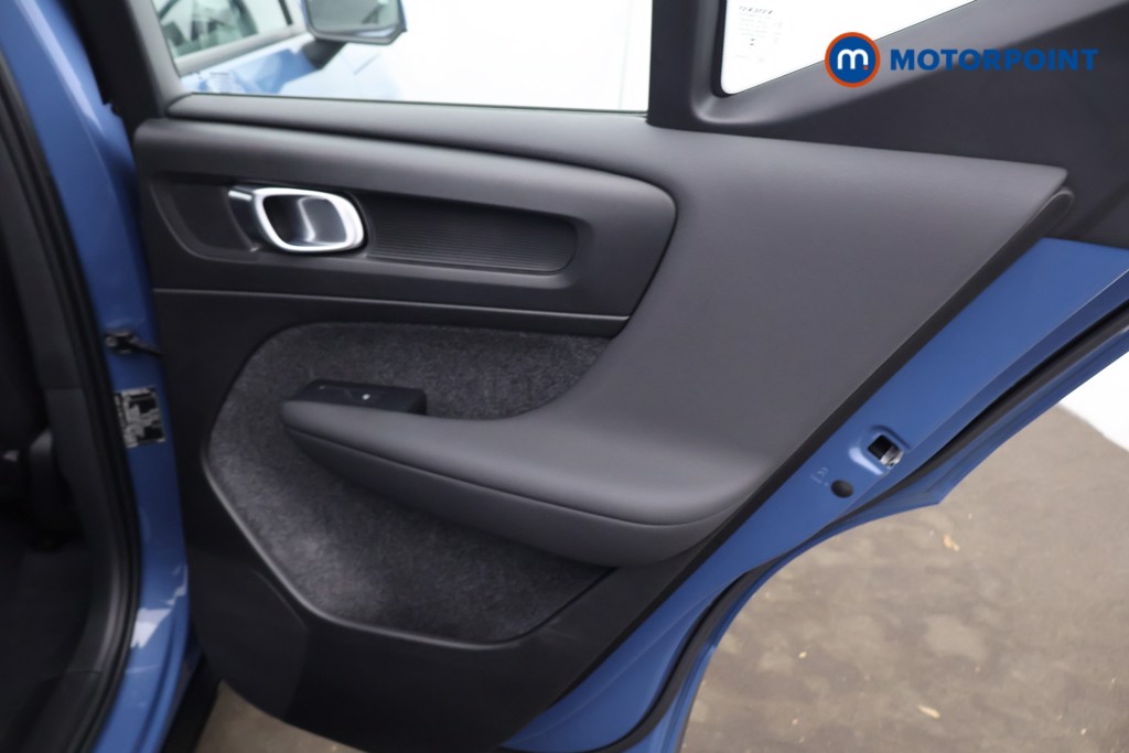 Volvo Xc40 Core Automatic Petrol SUV - Stock Number (1600687) - 16th supplementary image