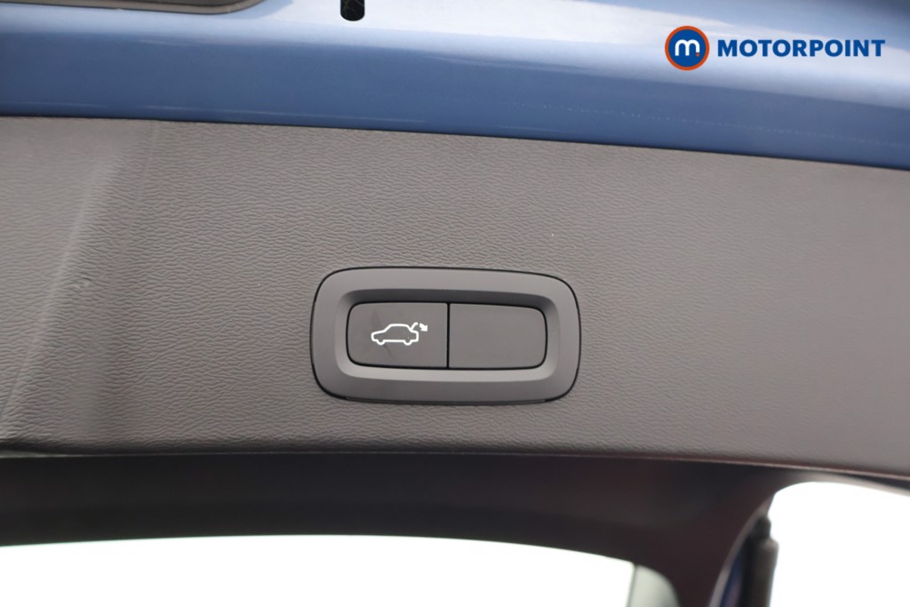 Volvo Xc40 Core Automatic Petrol SUV - Stock Number (1600687) - 20th supplementary image