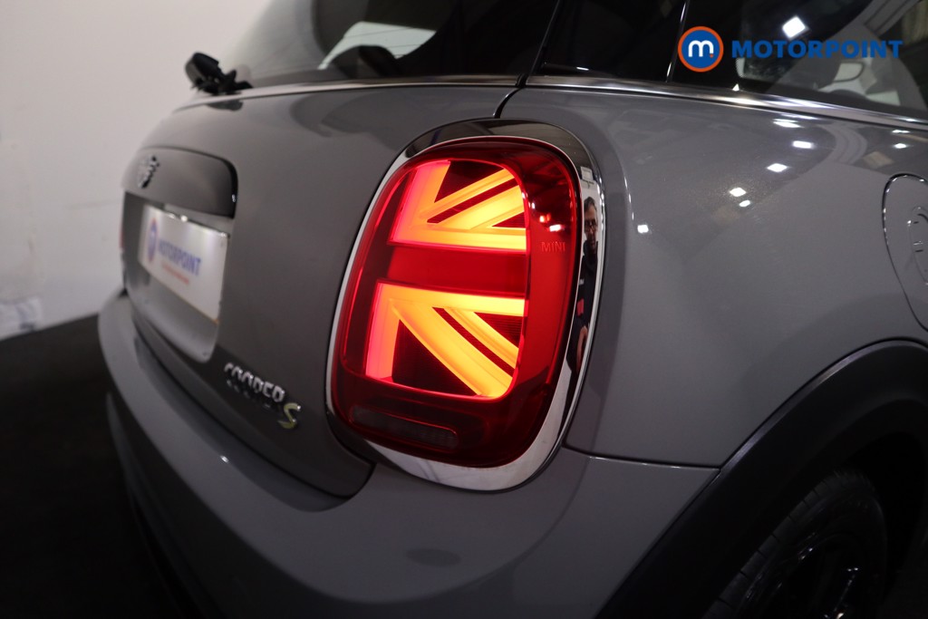 Mini Hatchback Cooper S Level 1 Automatic Electric Hatchback - Stock Number (1601105) - 22nd supplementary image