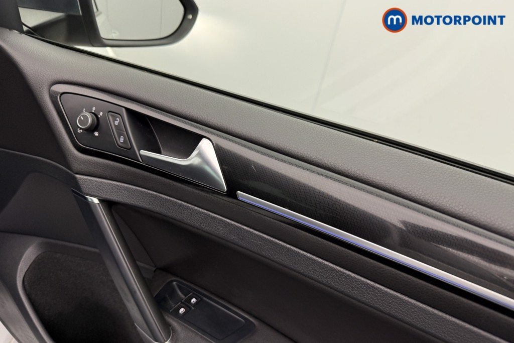 Volkswagen Golf R Manual Petrol Hatchback - Stock Number (1602167) - 14th supplementary image