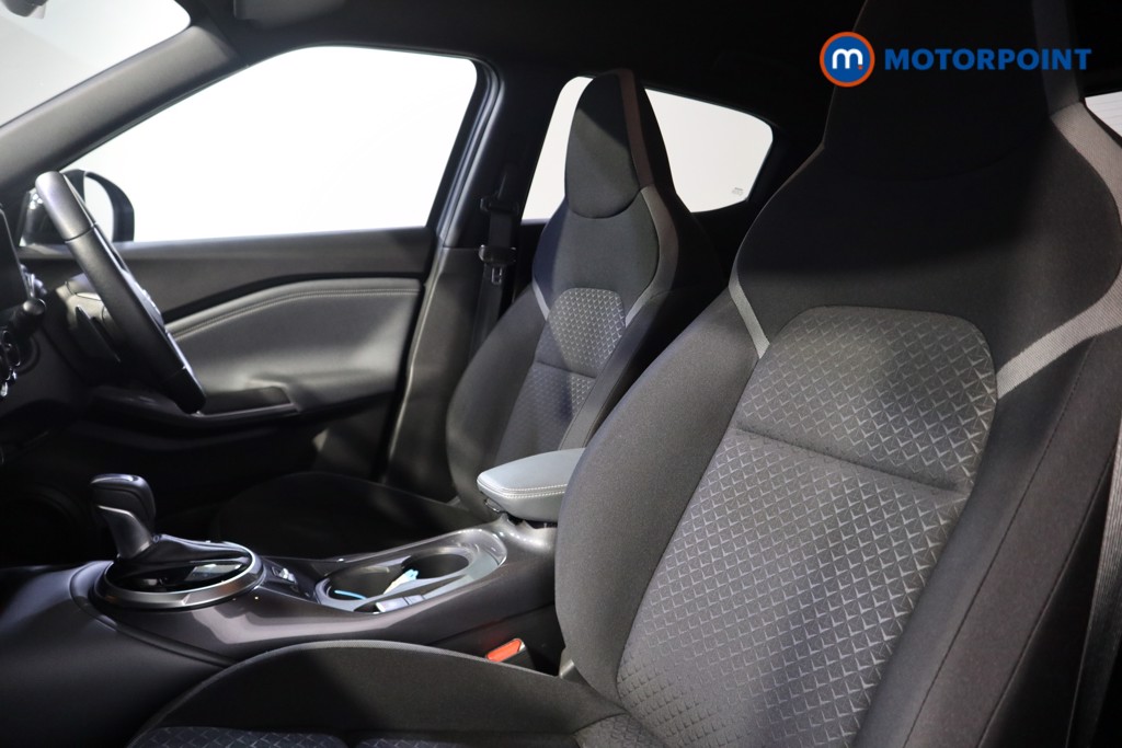 Nissan Juke N-Connecta Automatic Petrol SUV - Stock Number (1602319) - 9th supplementary image
