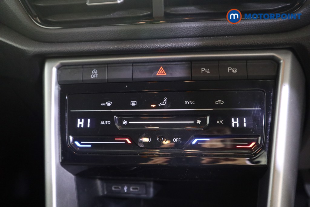 Volkswagen T-Roc Life Manual Petrol SUV - Stock Number (1602335) - 7th supplementary image