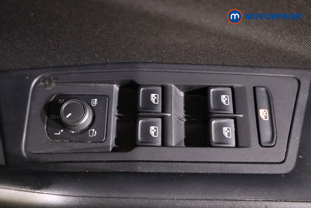 Volkswagen T-Roc Life Manual Petrol SUV - Stock Number (1602335) - 8th supplementary image