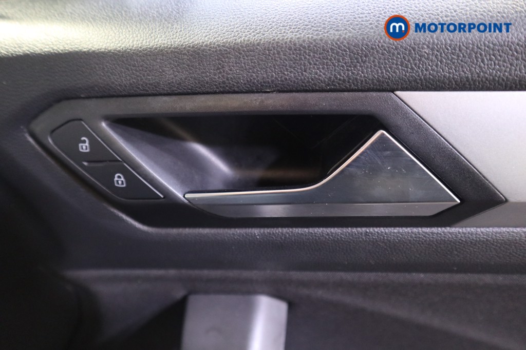Volkswagen T-Roc Life Manual Petrol SUV - Stock Number (1602335) - 9th supplementary image