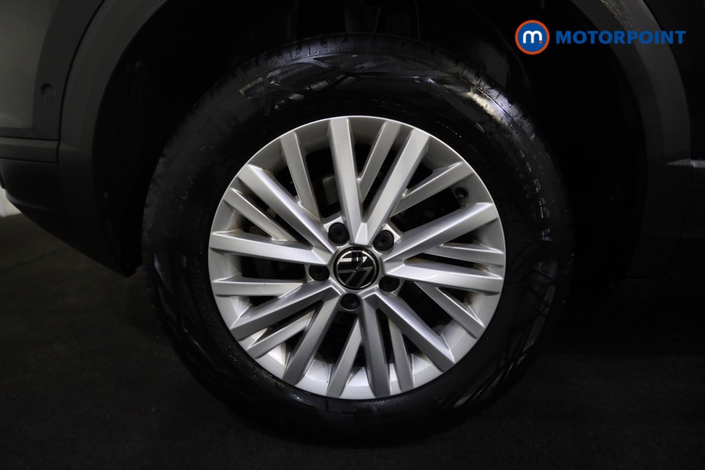 Volkswagen T-Roc Life Manual Petrol SUV - Stock Number (1602335) - 13th supplementary image