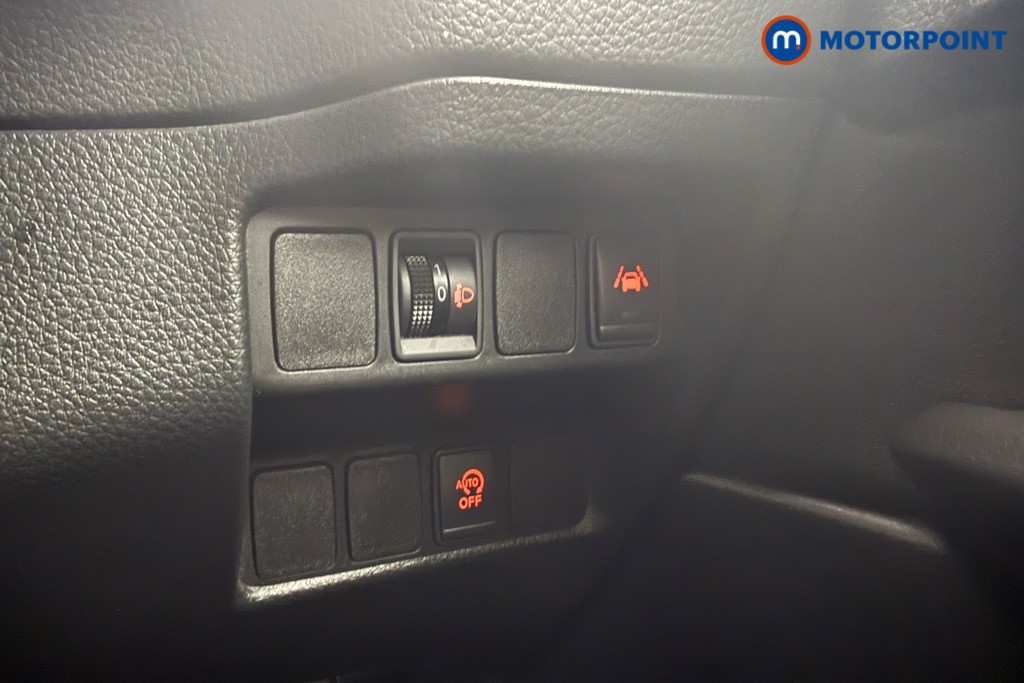 Nissan Qashqai N-Connecta Manual Petrol SUV - Stock Number (1602343) - 11th supplementary image