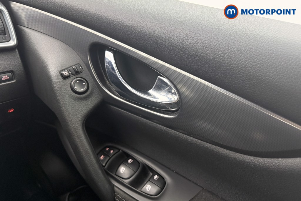 Nissan Qashqai N-Connecta Manual Petrol SUV - Stock Number (1602343) - 13th supplementary image