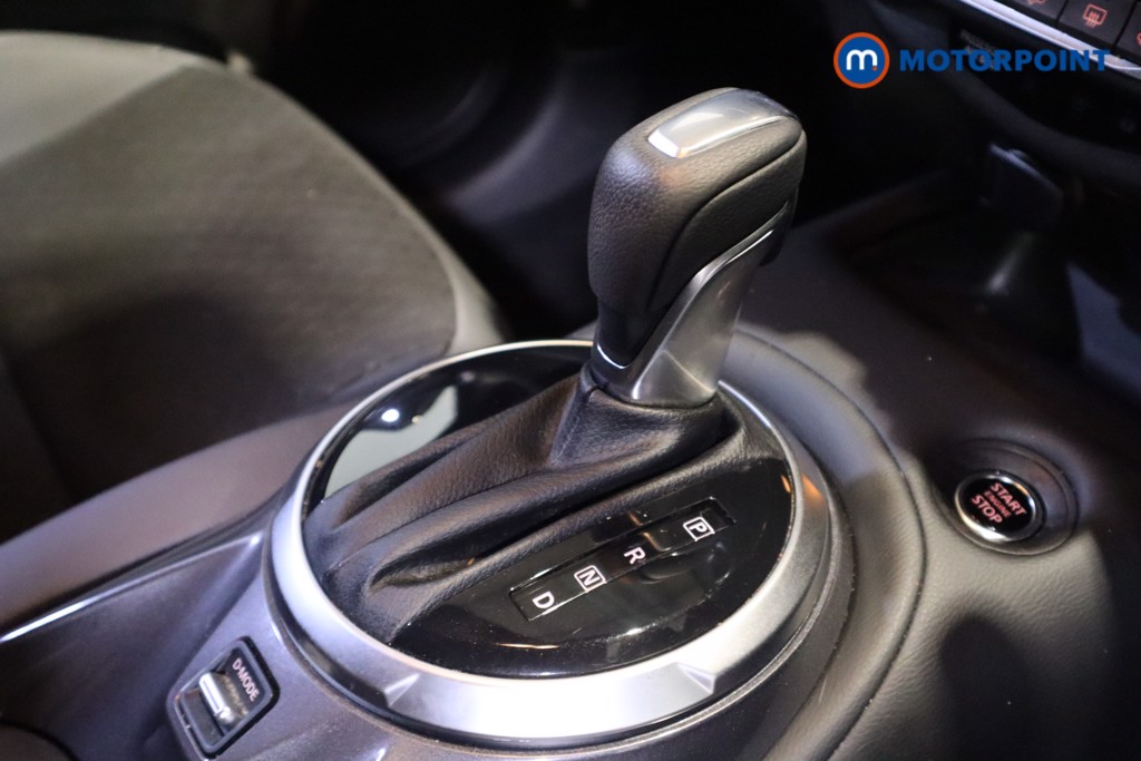 Nissan Juke N-Connecta Automatic Petrol SUV - Stock Number (1603397) - 5th supplementary image
