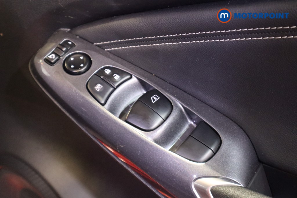 Nissan Juke N-Connecta Automatic Petrol SUV - Stock Number (1603397) - 13th supplementary image