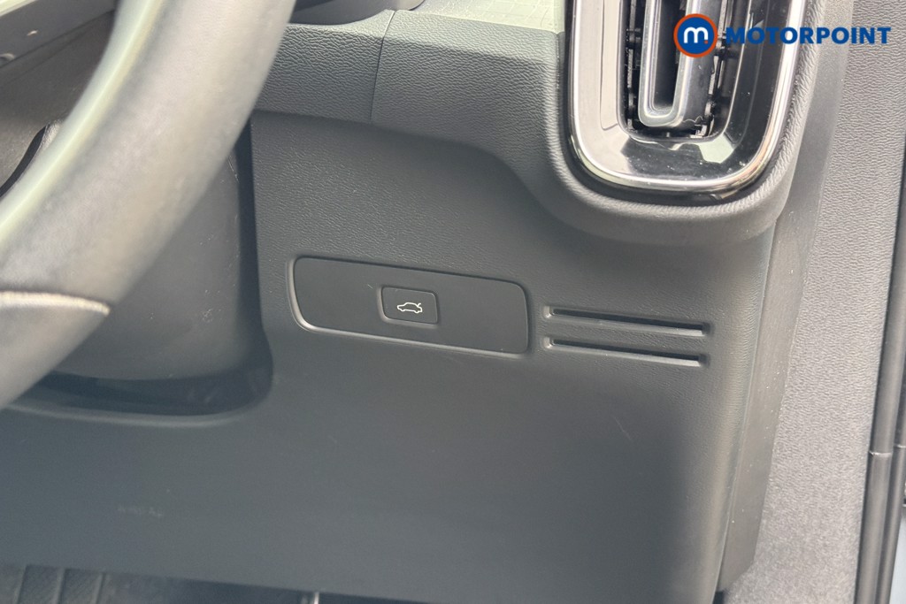 Volvo Xc40 Plus Automatic Petrol SUV - Stock Number (1603682) - 15th supplementary image