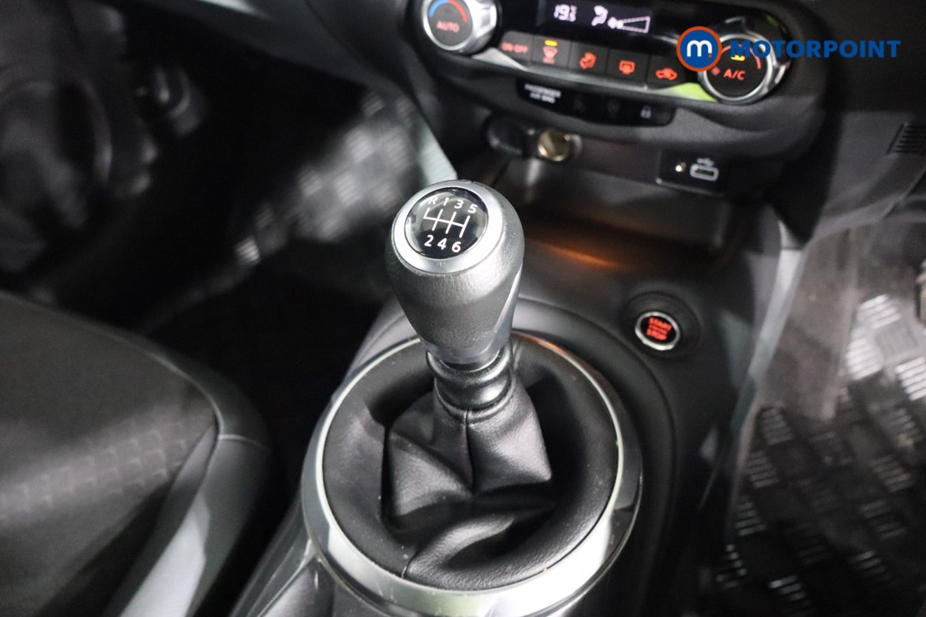 Nissan Juke N-Connecta Manual Petrol SUV - Stock Number (1603815) - 13th supplementary image