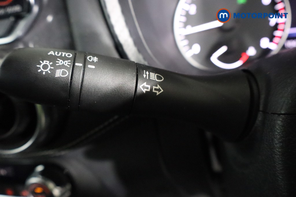 Nissan Juke N-Connecta Manual Petrol SUV - Stock Number (1603815) - 16th supplementary image