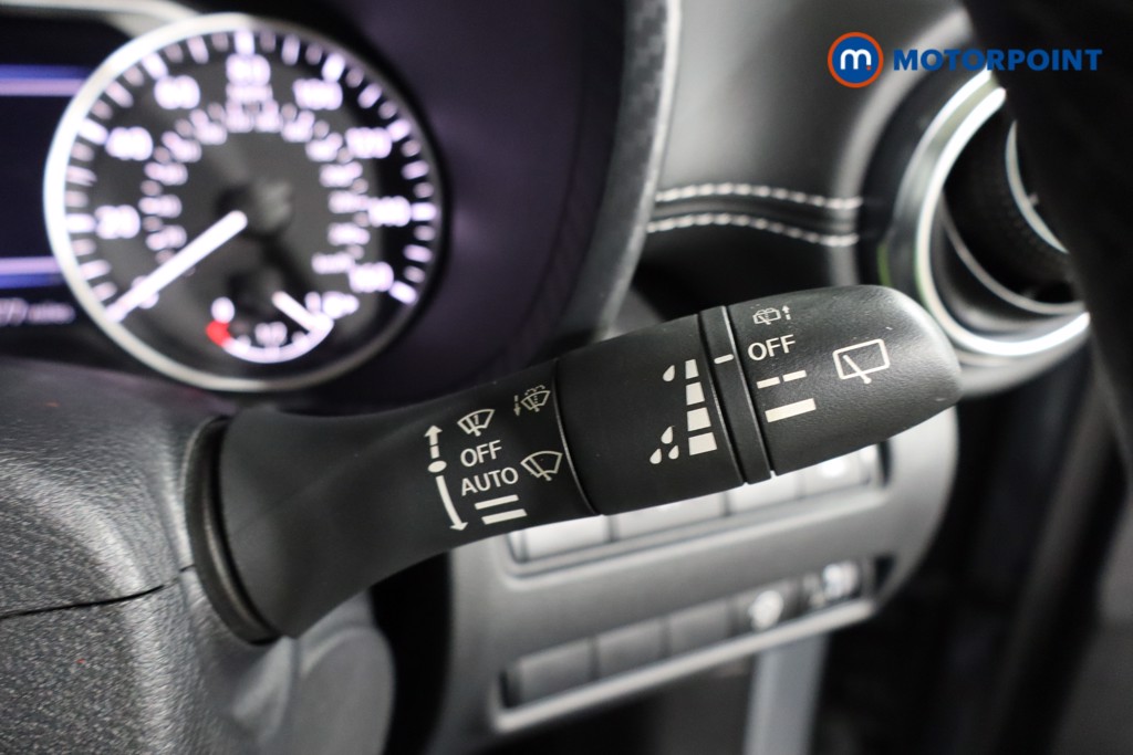 Nissan Juke N-Connecta Manual Petrol SUV - Stock Number (1603815) - 17th supplementary image