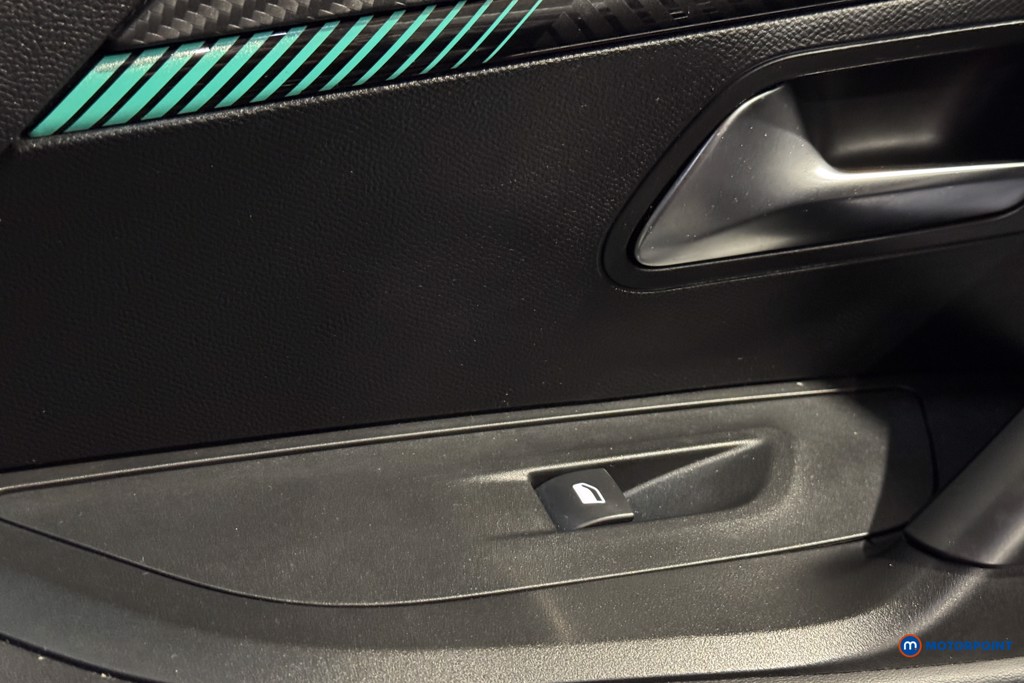 Peugeot 2008 Allure Automatic Petrol SUV - Stock Number (1604202) - 12th supplementary image