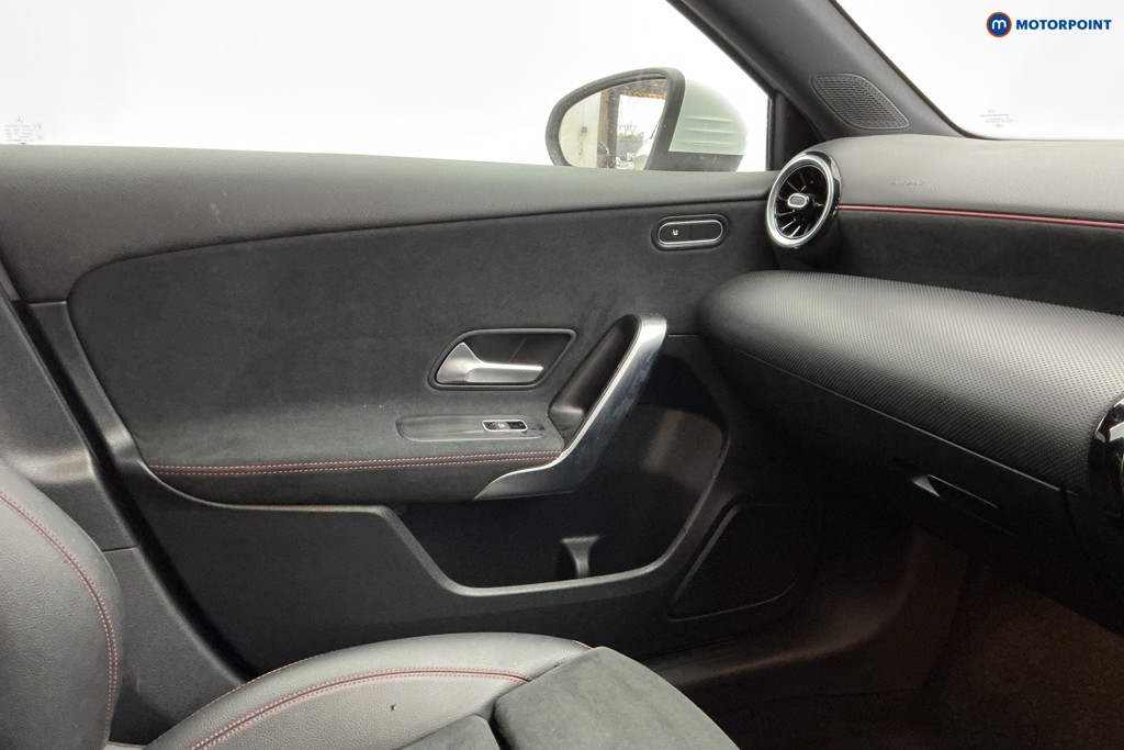 Mercedes-Benz A Class Amg Line Automatic Diesel Hatchback - Stock Number (1553018) - 19th supplementary image