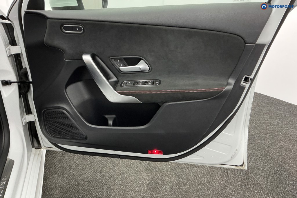 Mercedes-Benz A Class Amg Line Automatic Diesel Hatchback - Stock Number (1553018) - 24th supplementary image