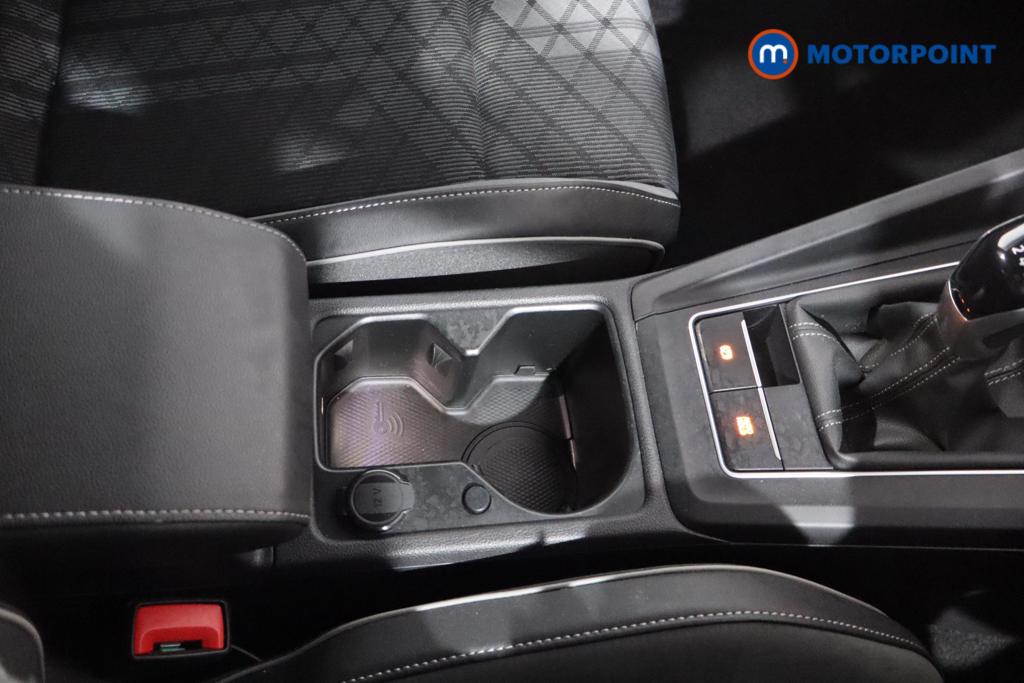 Volkswagen Golf R-Line Manual Petrol Hatchback - Stock Number (1575117) - 9th supplementary image