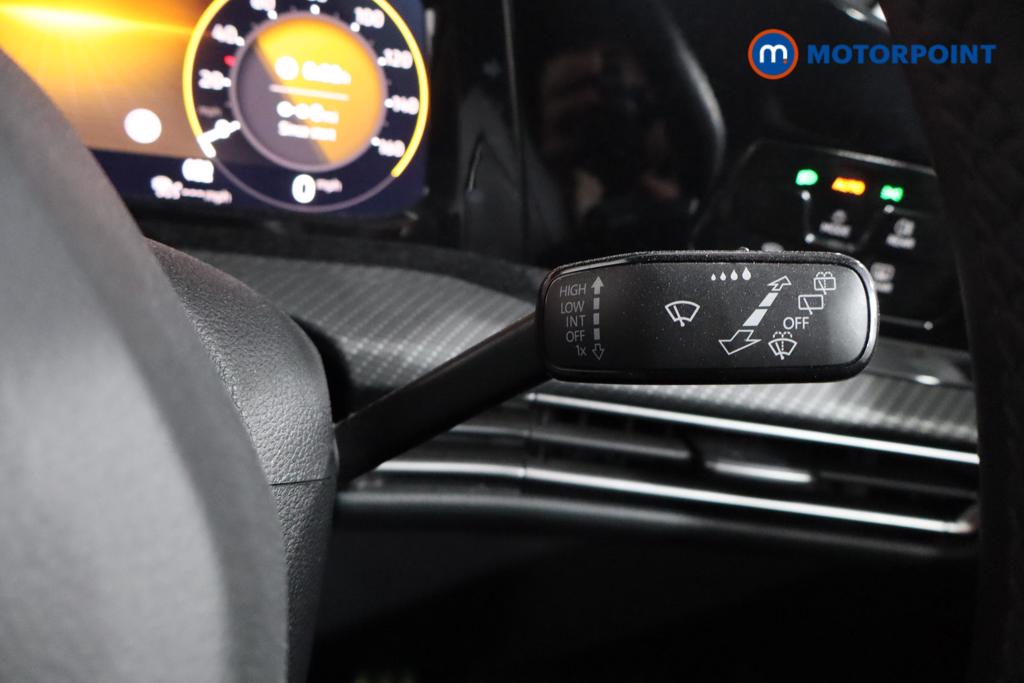 Volkswagen Golf R-Line Manual Petrol Hatchback - Stock Number (1575117) - 14th supplementary image