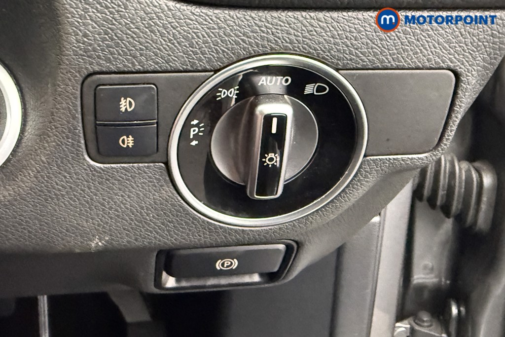 Mercedes-Benz GLA Urban Edition Automatic Petrol SUV - Stock Number (1579467) - 15th supplementary image