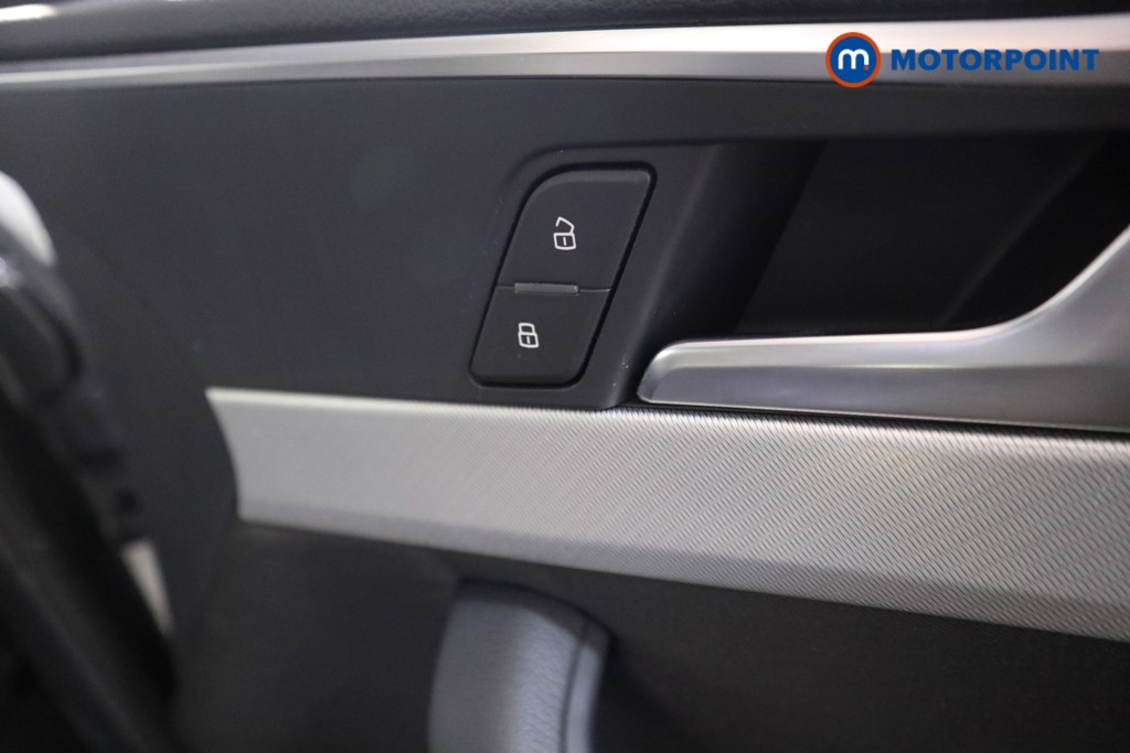Audi A4 Technik Automatic Petrol Saloon - Stock Number (1583838) - 11th supplementary image