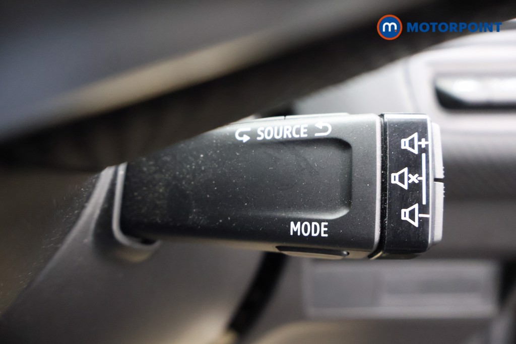 Renault Captur R.S. Line Manual Petrol SUV - Stock Number (1587567) - 7th supplementary image