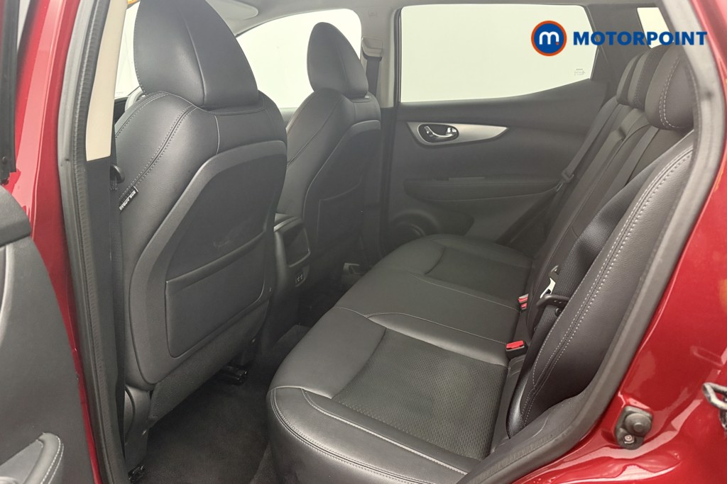 Nissan Qashqai Tekna Automatic Diesel SUV - Stock Number (1588155) - 4th supplementary image