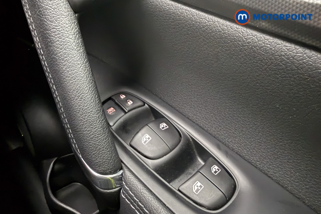 Nissan Qashqai Tekna Automatic Diesel SUV - Stock Number (1588155) - 17th supplementary image