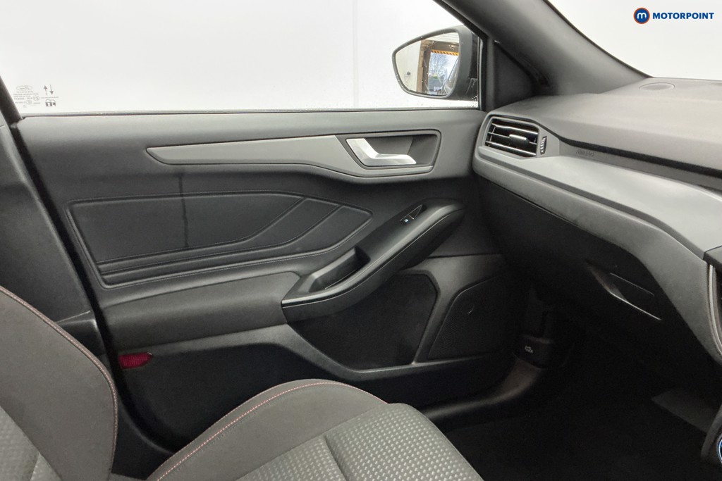 Ford Focus St-Line Manual Petrol Hatchback - Stock Number (1592034) - 19th supplementary image
