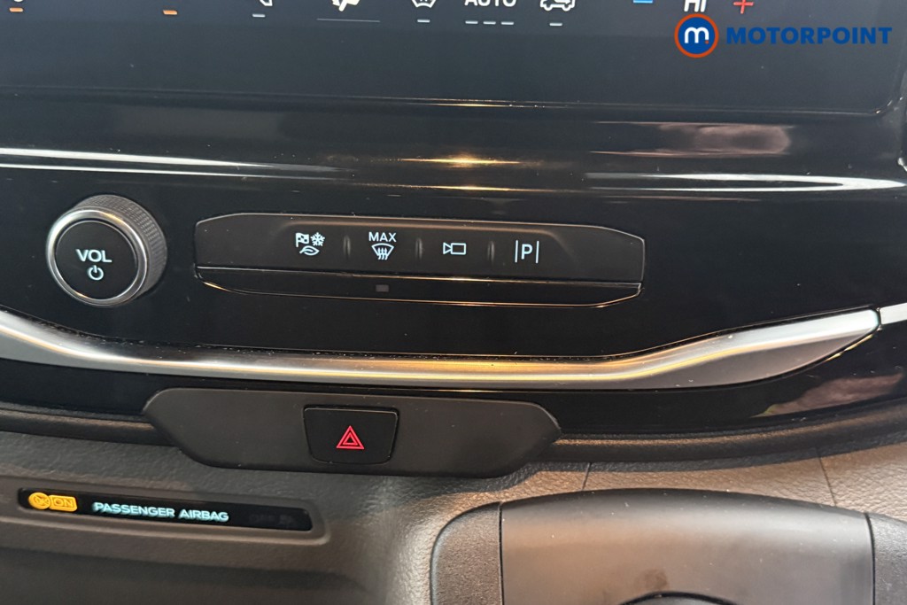 Ford Transit Limited Automatic Diesel Medium Roof Van - Stock Number (1594789) - 5th supplementary image