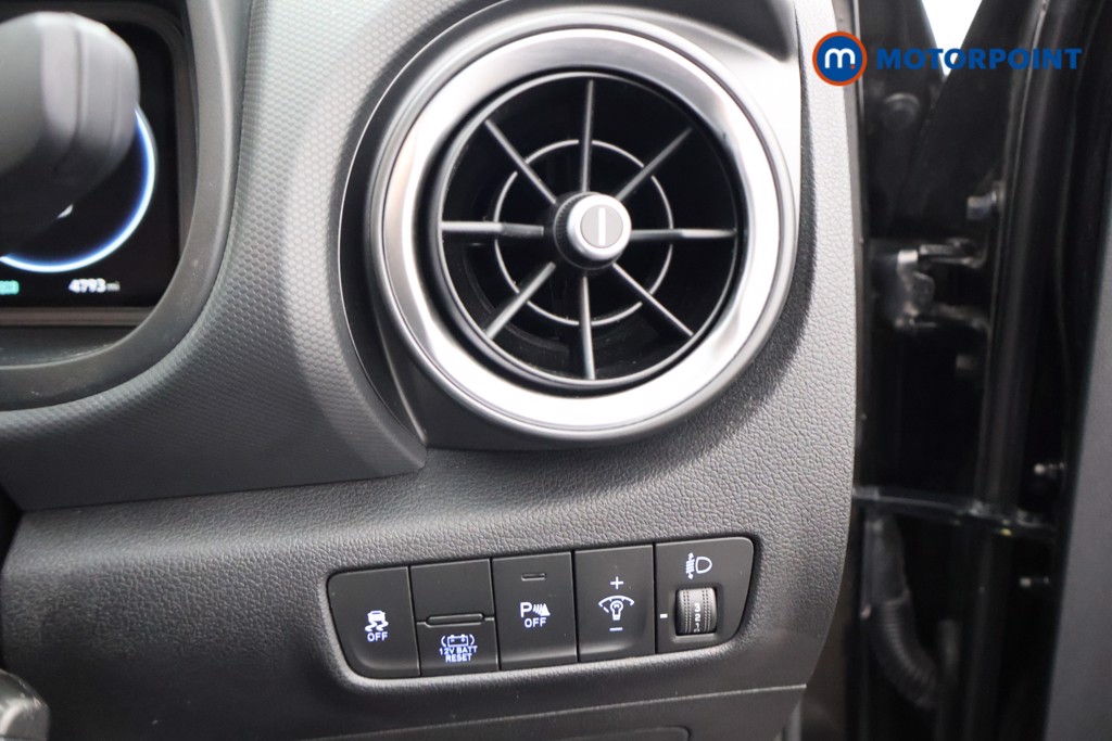 Hyundai Kona Se Connect Automatic Petrol-Electric Hybrid SUV - Stock Number (1594862) - 7th supplementary image