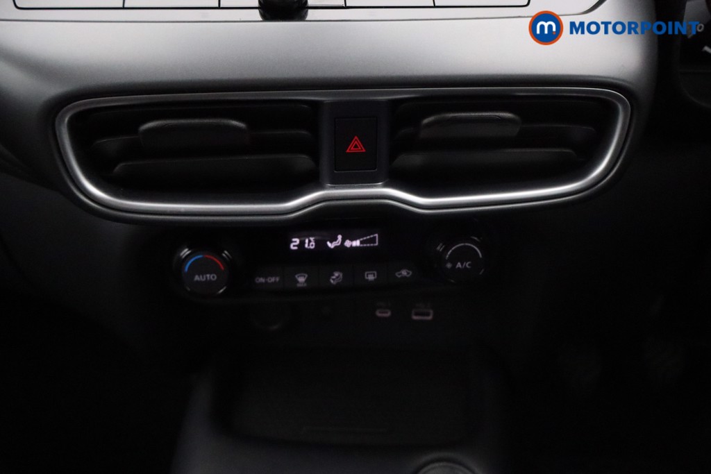 Nissan Juke N-Connecta Manual Petrol SUV - Stock Number (1595674) - 3rd supplementary image