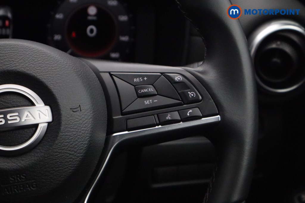 Nissan Juke N-Connecta Manual Petrol SUV - Stock Number (1595674) - 8th supplementary image
