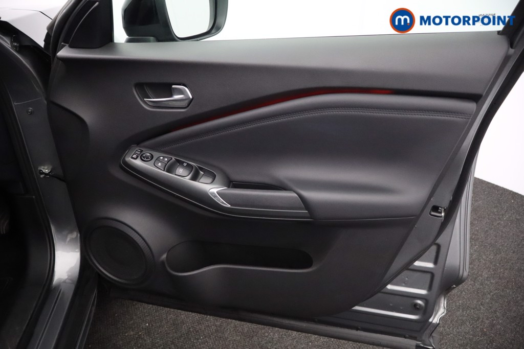 Nissan Juke N-Connecta Manual Petrol SUV - Stock Number (1595674) - 17th supplementary image