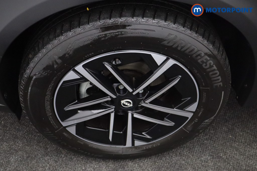 Nissan Juke N-Connecta Manual Petrol SUV - Stock Number (1595674) - 21st supplementary image