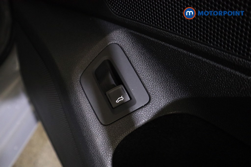 Volkswagen Arteon R-Line Edition Automatic Petrol Hatchback - Stock Number (1598183) - 13th supplementary image