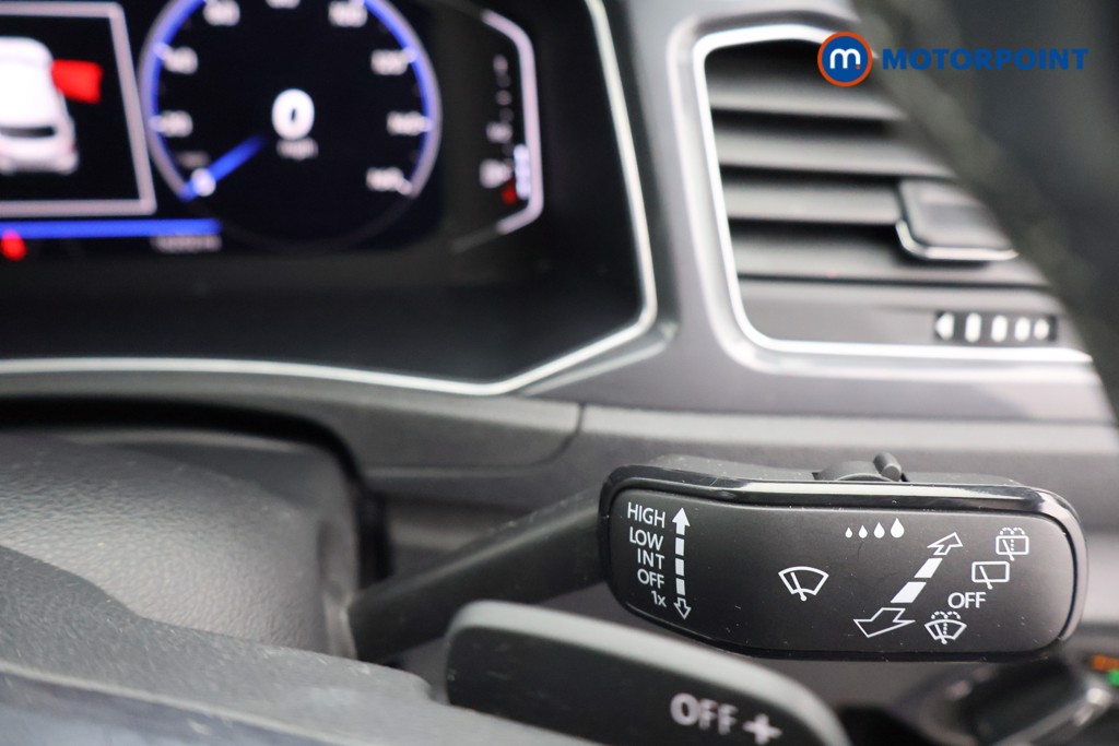 Volkswagen T-Roc R-Line Automatic Petrol SUV - Stock Number (1598559) - 17th supplementary image