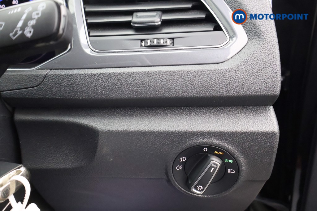 Volkswagen T-Roc R-Line Automatic Petrol SUV - Stock Number (1598559) - 18th supplementary image