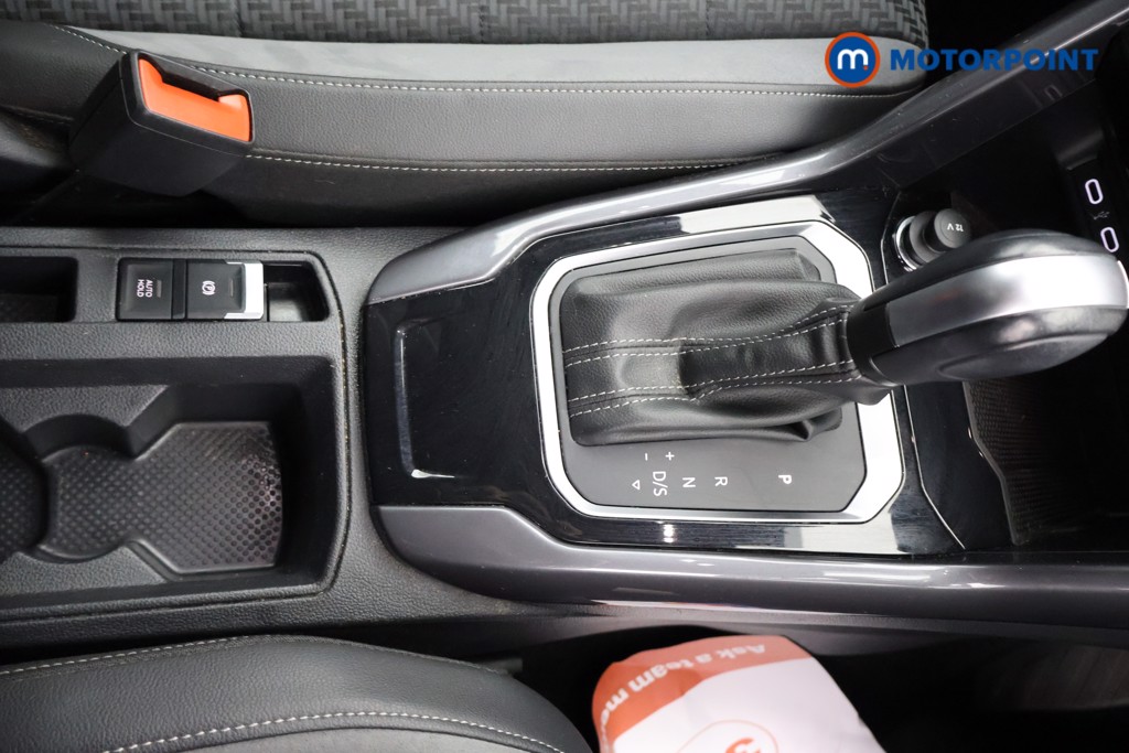 Volkswagen T-Roc R-Line Automatic Petrol SUV - Stock Number (1598559) - 21st supplementary image