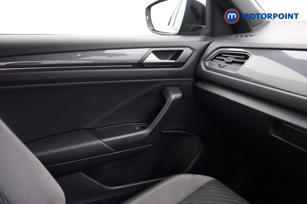 Volkswagen T-Roc R-Line Automatic Petrol SUV - Stock Number (1598559) - 23rd supplementary image