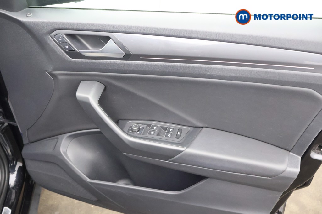 Volkswagen T-Roc R-Line Automatic Petrol SUV - Stock Number (1598559) - 24th supplementary image