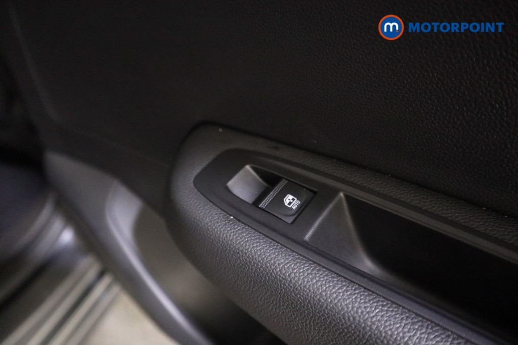 Renault Clio Techno Manual Petrol Hatchback - Stock Number (1598664) - 17th supplementary image